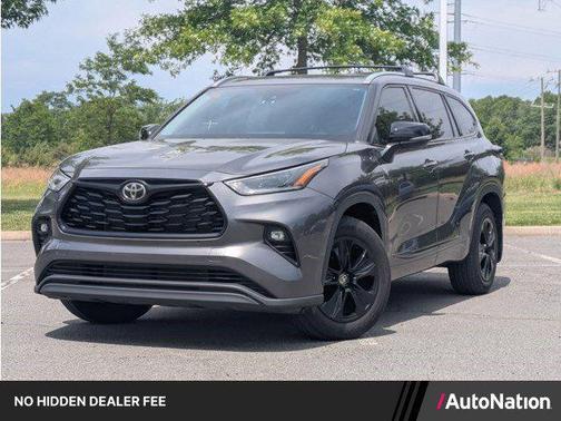 Magnetic Gray Metallic 2021 Toyota Highlander XLE