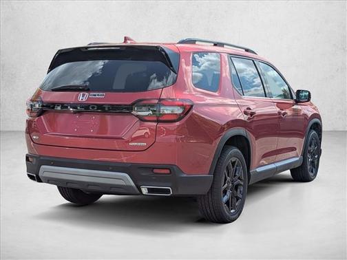 2025 Honda Pilot Touring 8-Passenger