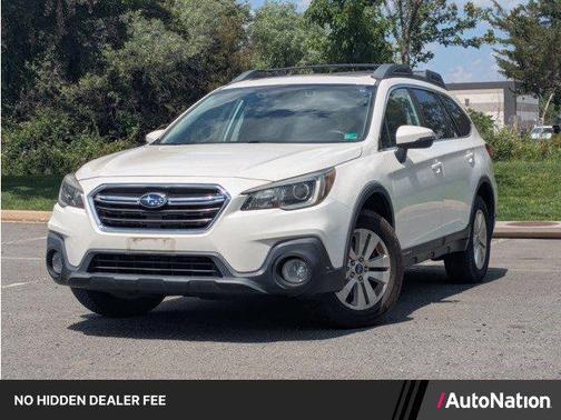 Crystal White Pearl 2018 Subaru Outback 2.5i Premium