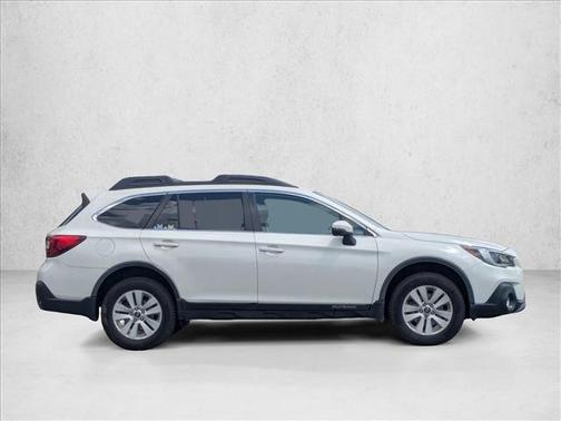 Crystal White Pearl 2018 Subaru Outback 2.5i Premium