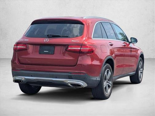 designo Cardinal Red Metallic 2017 Mercedes-Benz GLC 300 4MATIC