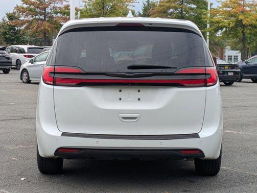2022 Chrysler Pacifica Hybrid Limited