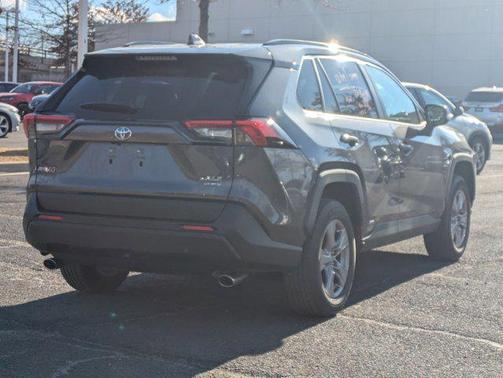 2025 Toyota RAV4 Hybrid XLE