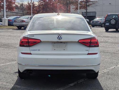 2018 Volkswagen Passat 2.0T SE