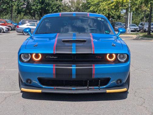 B5 Blue Pearlcoat 2023 Dodge Challenger R/T Scat Pack