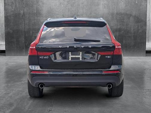 2018 Volvo XC60 T5 Momentum