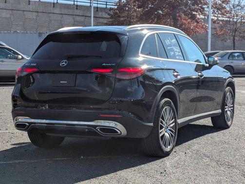 2024 Mercedes-Benz GLC 300 4MATIC