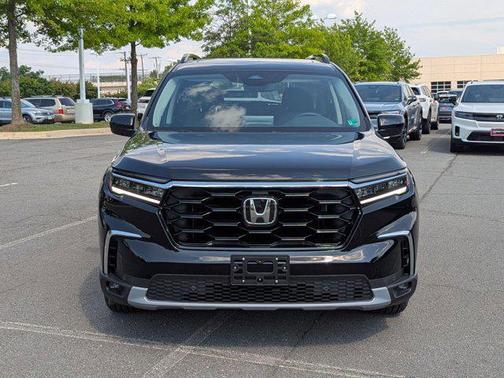 2025 Honda Pilot Touring 8-Passenger