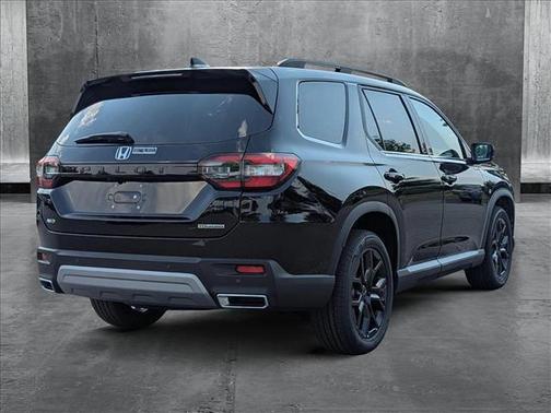 2025 Honda Pilot Touring 8-Passenger