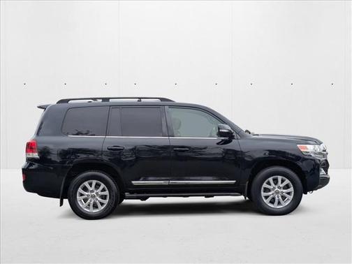 2016 Toyota Land Cruiser Base