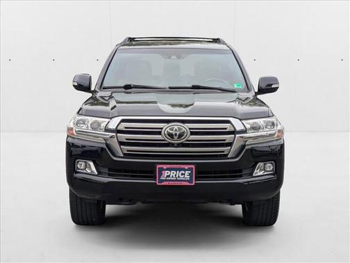 2016 Toyota Land Cruiser Base