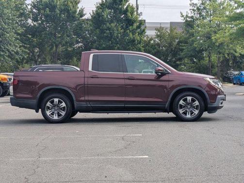 Deep Scarlet Pearl 2019 Honda Ridgeline RTL