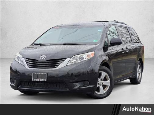 2015 Toyota Sienna LE