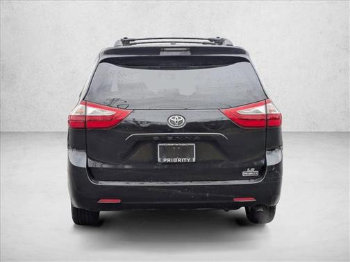 2015 Toyota Sienna LE