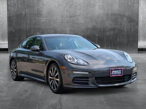 2015 Porsche Panamera 4
