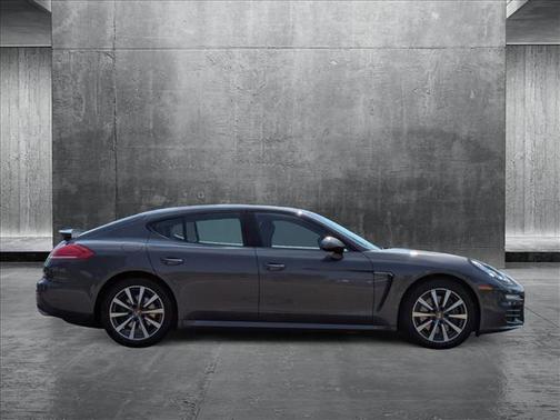 2015 Porsche Panamera 4