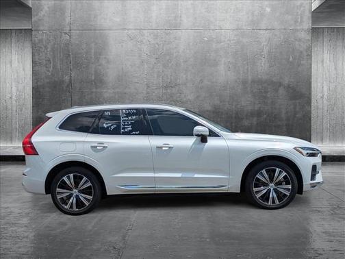 2022 Volvo XC60 B6 Inscription
