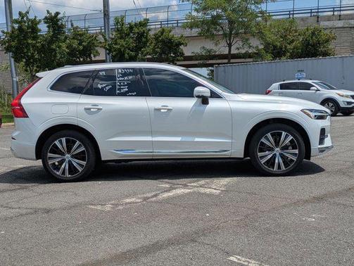 2022 Volvo XC60 B6 Inscription