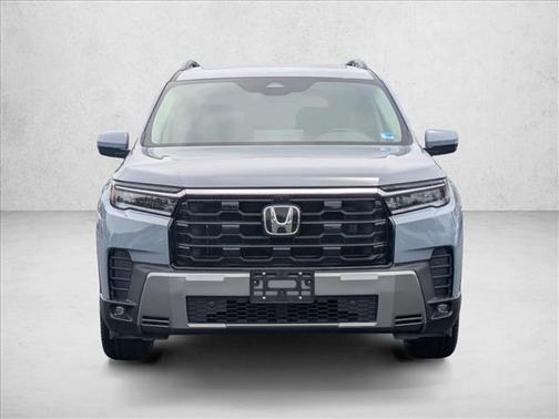 Sonic Gray Pearl 2026 Honda Pilot Touring 8-Passenger
