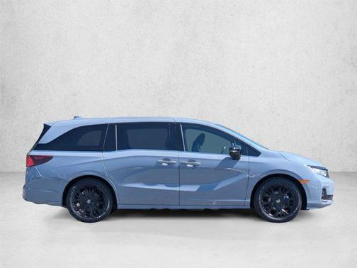 Platinum White Pearl 2025 Honda Odyssey Sport-L