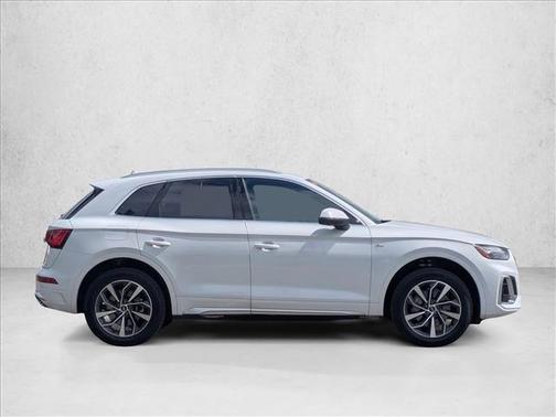 Glacier White Metallic 2024 Audi Q5 45 S line Premium Plus