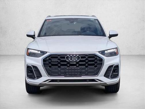 Glacier White Metallic 2024 Audi Q5 45 S line Premium Plus