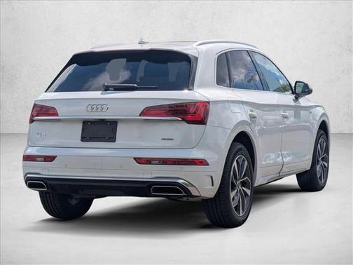 Glacier White Metallic 2024 Audi Q5 45 S line Premium Plus