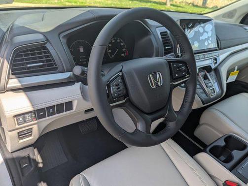 Platinum White Pearl 2026 Honda Odyssey EX-L