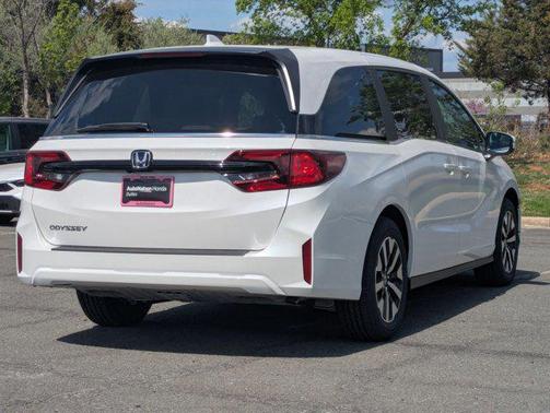 Platinum White Pearl 2026 Honda Odyssey EX-L