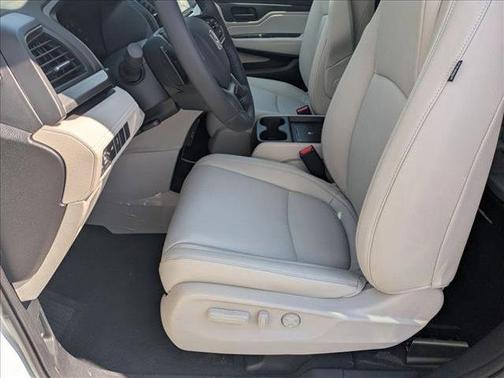 Platinum White Pearl 2026 Honda Odyssey EX-L