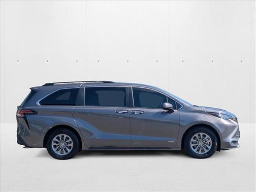 2021 Toyota Sienna XLE 7 Passenger