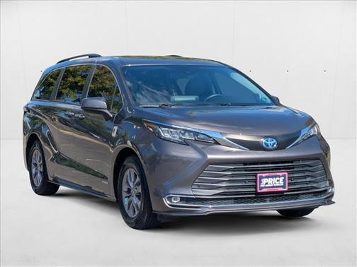 2021 Toyota Sienna XLE 7 Passenger