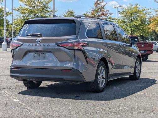 2021 Toyota Sienna XLE 7 Passenger