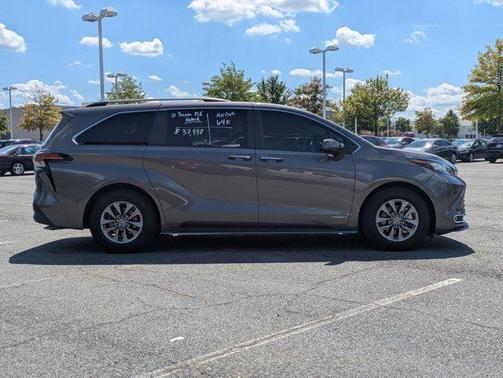 2021 Toyota Sienna XLE 7 Passenger
