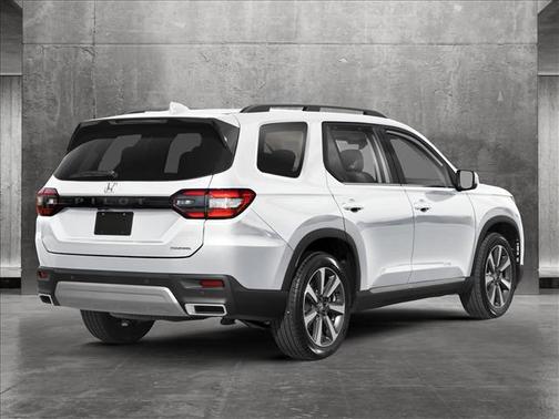 2025 Honda Pilot Touring 8-Passenger