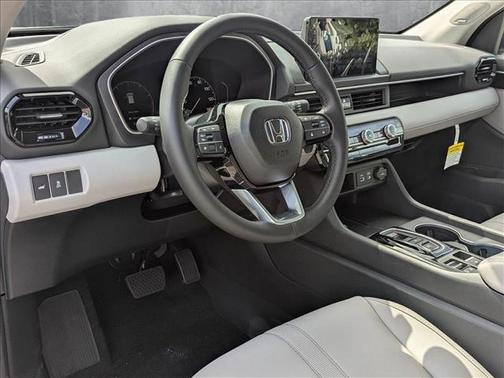 2025 Honda Pilot Touring 8-Passenger
