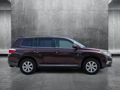 2011 Toyota Highlander SE
