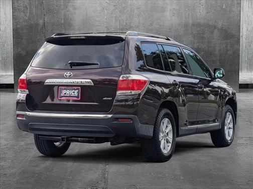 2011 Toyota Highlander SE