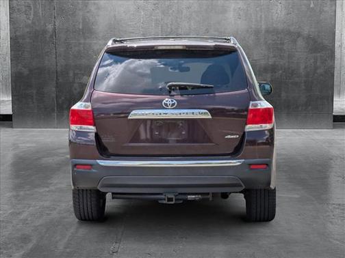 2011 Toyota Highlander SE
