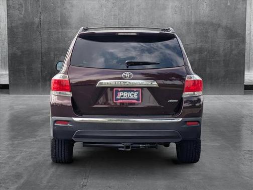 2011 Toyota Highlander SE
