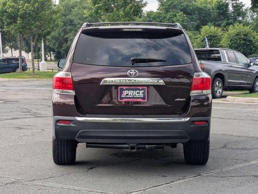 2011 Toyota Highlander SE
