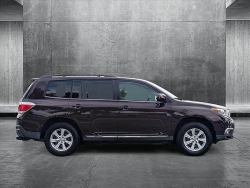 2011 Toyota Highlander SE
