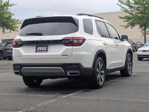Platinum White Pearl 2025 Honda Pilot Touring 8-Passenger