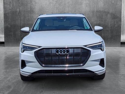 2021 Audi e-tron Prestige