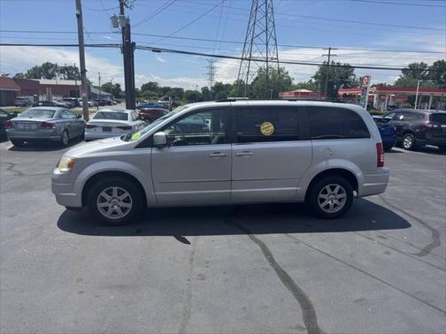 2010 Chrysler Town & Country Touring