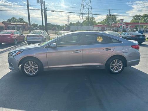 2017 Hyundai SONATA SE