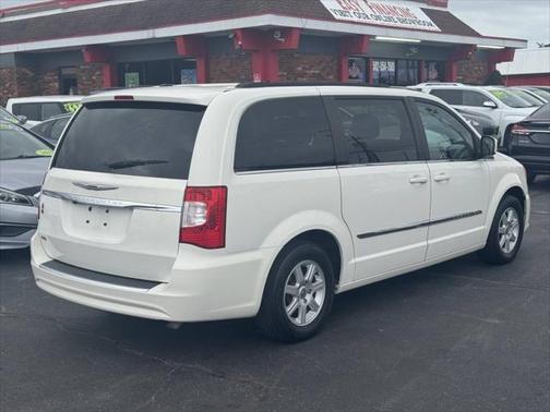 2011 Chrysler Town & Country Touring