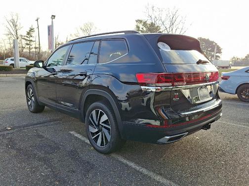 2025 Volkswagen Atlas 2.0T SE