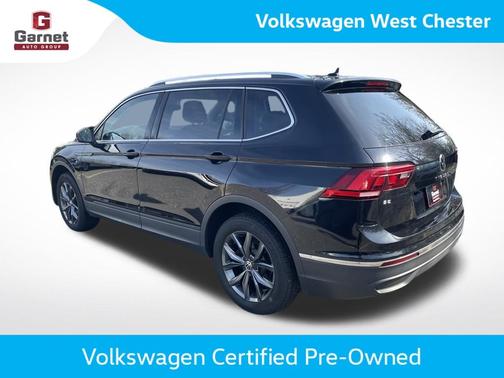 Deep Black Pearl Effect 2022 Volkswagen Tiguan 2.0T SE