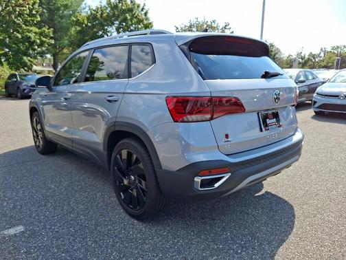2024 Volkswagen Taos 1.5T SEL